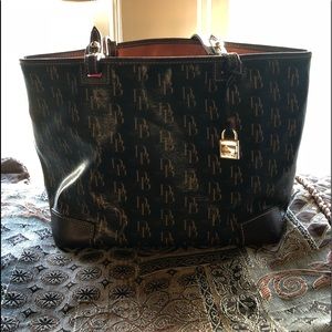Dooney and Bourke purse